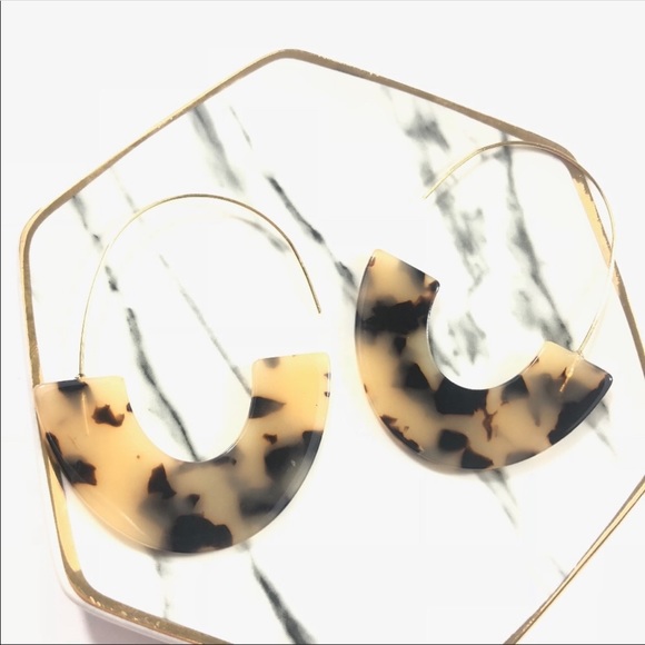 Light Tortoise Shell Resin Acrylic Drop Earrings - Picture 3 of 5